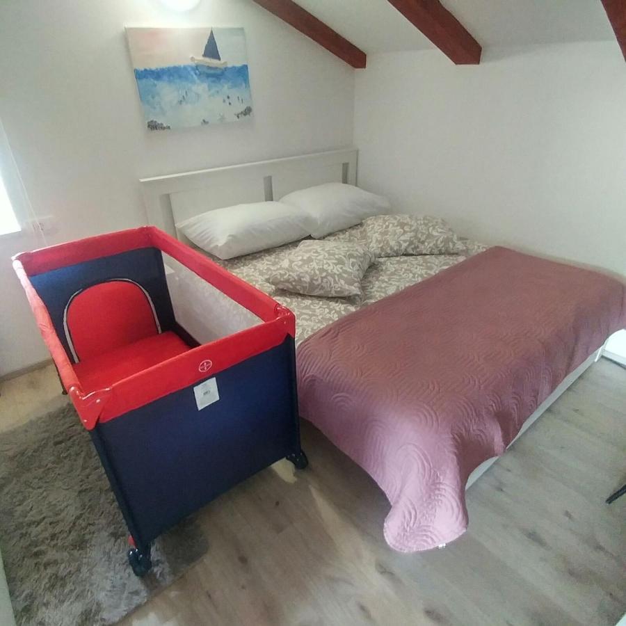 Apartman Sunset Plomin Eksteriør billede
